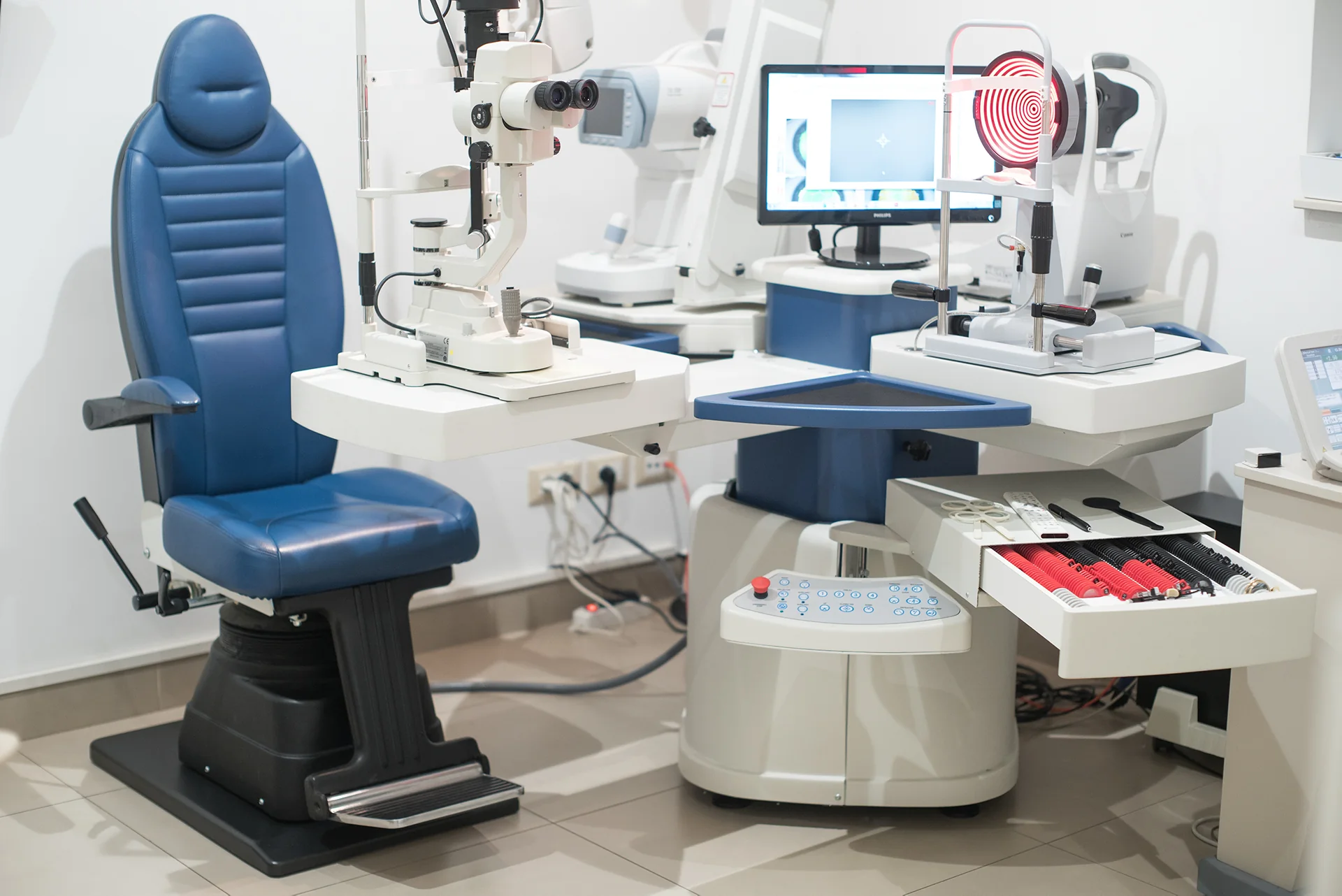 La sala di misurazione di Sinottica, con la strumentazione per l'esame della vista